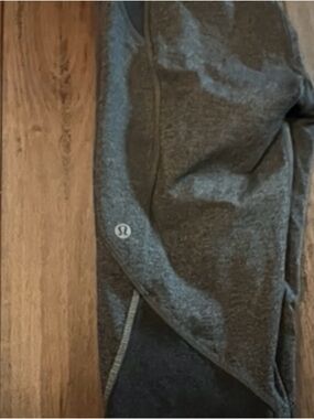 Lululemon Athletica Heathered Dark Gray Capri Leggings